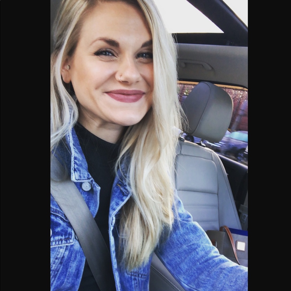 Meet your Posher, Emily